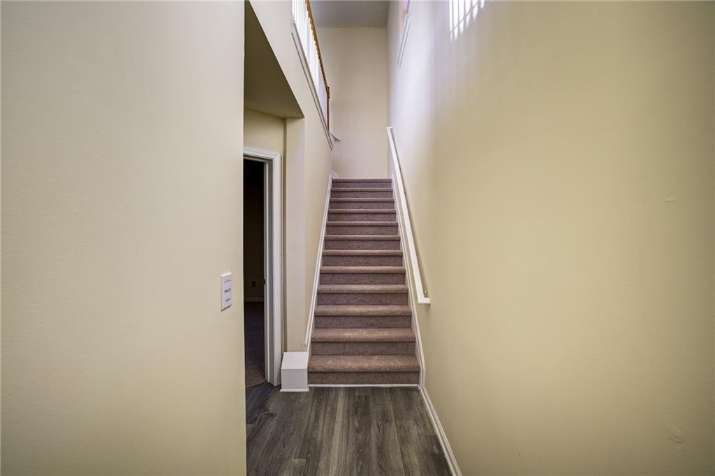 2247 Landing Ridge Drive Duluth, GA 30097 - Photo 4 of 24 a view of entryway