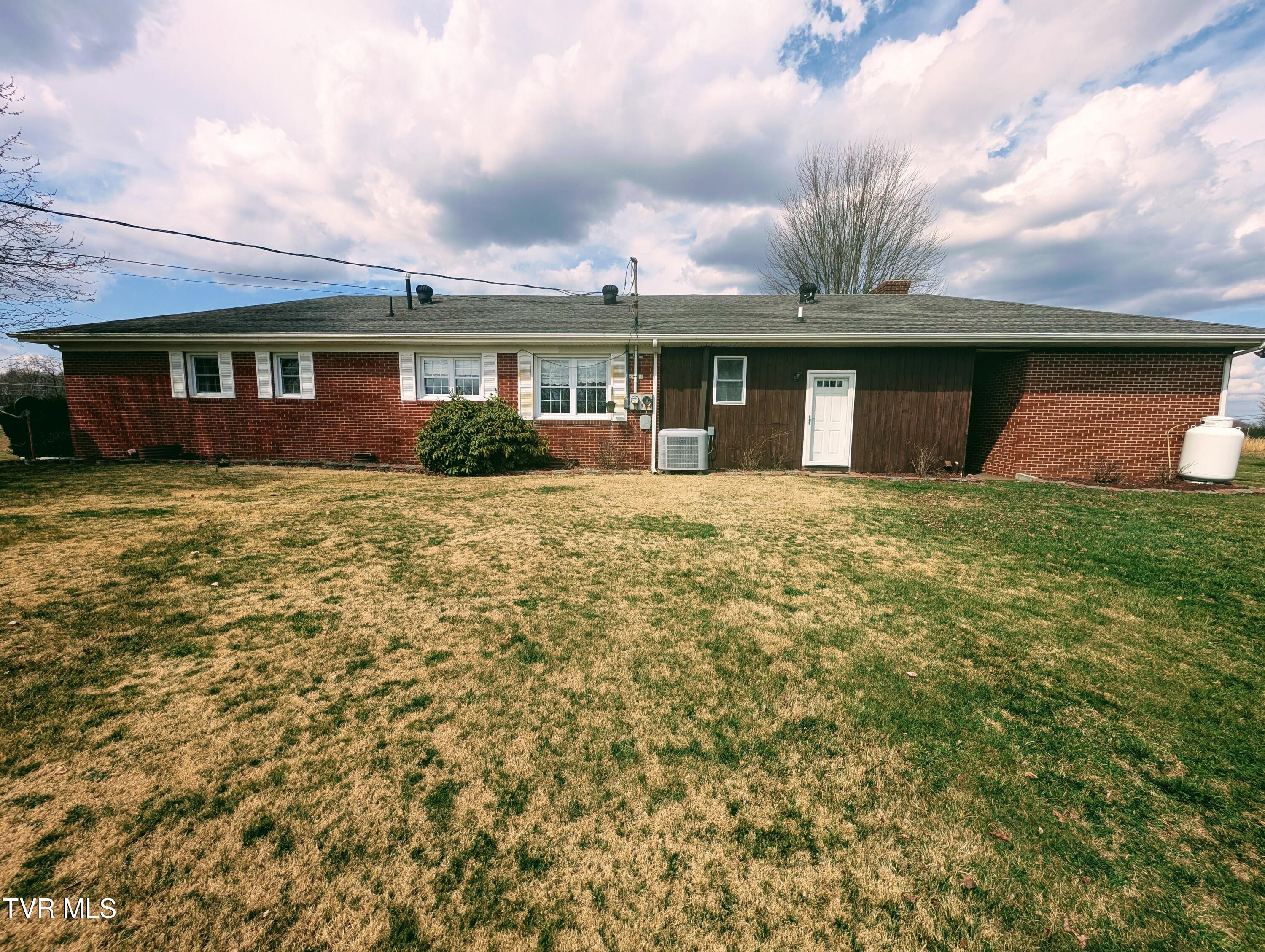 8491 Dr Ralph Stanley Highway Coeburn, VA 24230 - Photo 4 of 50 1000019634