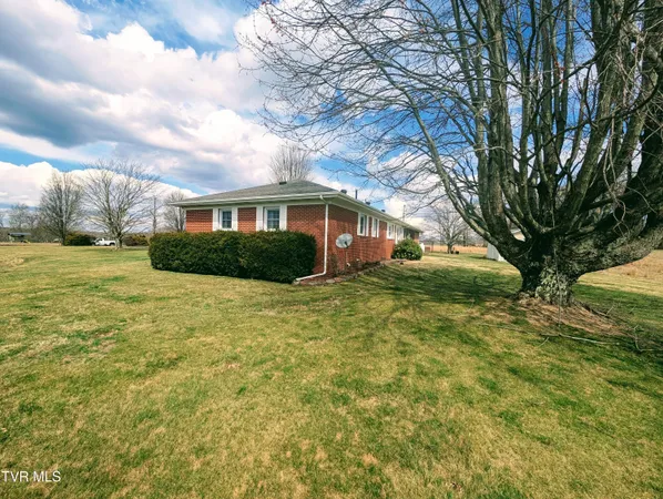 $325,000 | 8491 Dr Ralph Stanley Highway, Coeburn, VA 24230