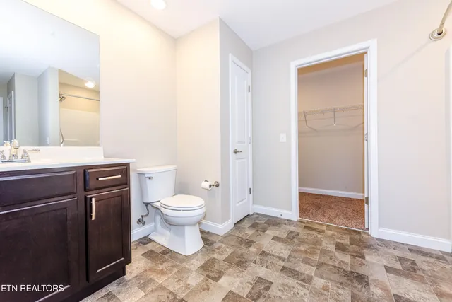 $369,999 | 2201 Ridgecrest Drive, Maryville, TN 37803