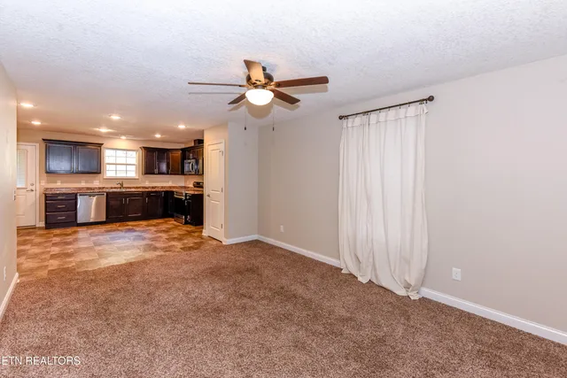 $369,999 | 2201 Ridgecrest Drive, Maryville, TN 37803