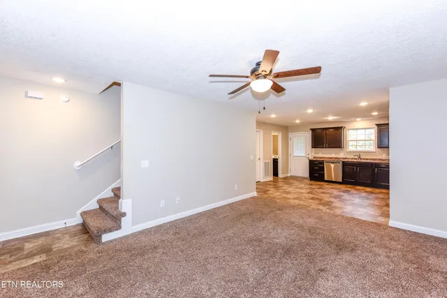 $369,999 | 2201 Ridgecrest Drive, Maryville, TN 37803