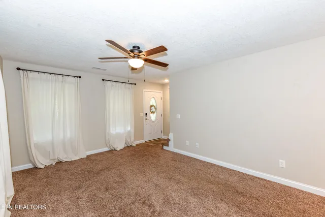 $369,999 | 2201 Ridgecrest Drive, Maryville, TN 37803