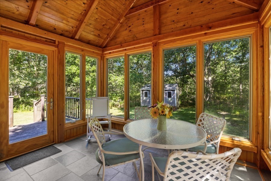 52 Oak Knoll Road West Tisbury, MA 02568 - Photo 10 of 35
