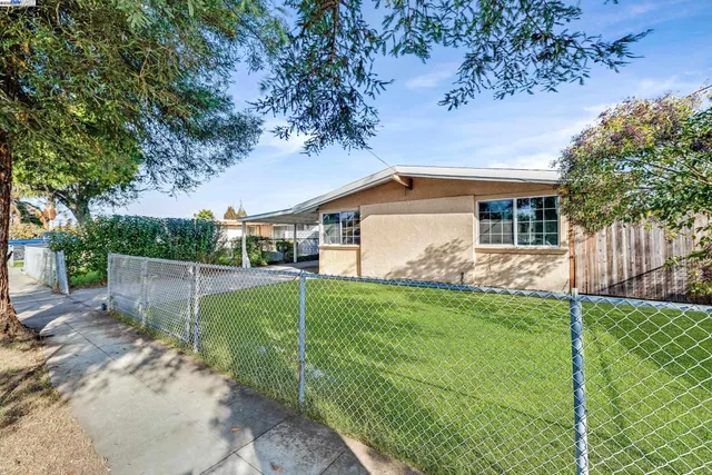 $650,000 | 27946 Pompano Avenue, Hayward, CA 94544