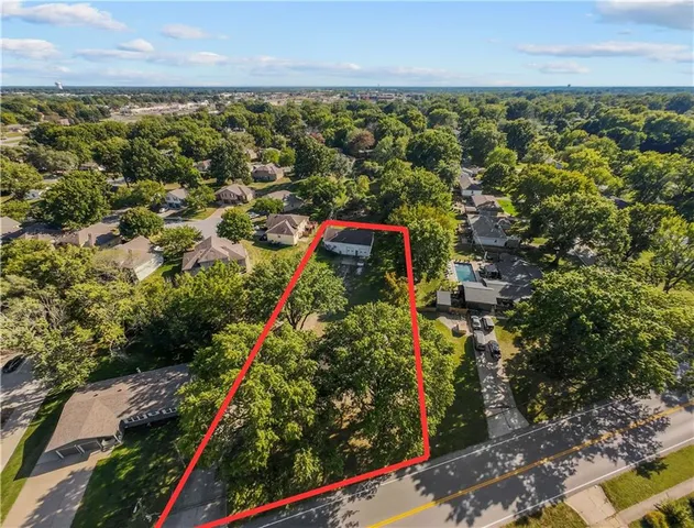 $325,000 | 603 Southeast 3rd Street, Lee's Summit, MO 64063