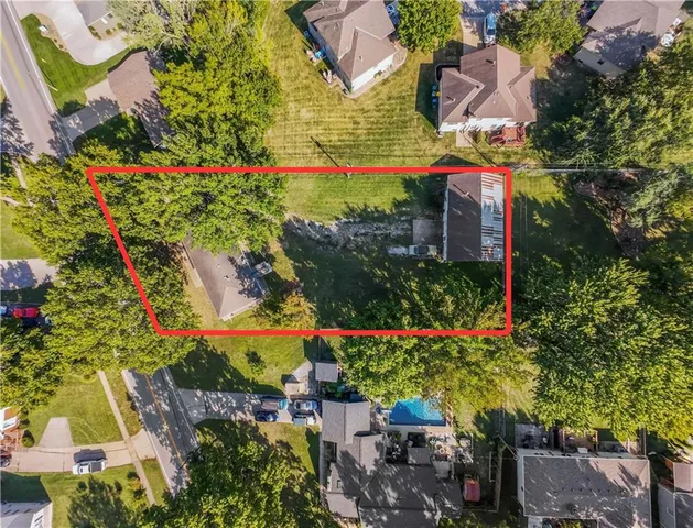 $325,000 | 603 Southeast 3rd Street, Lee's Summit, MO 64063