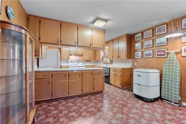 $325,000 | 603 Southeast 3rd Street, Lee's Summit, MO 64063