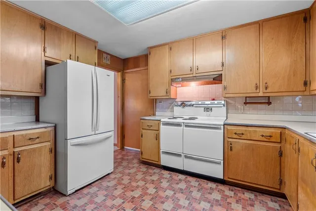 $325,000 | 603 Southeast 3rd Street, Lee's Summit, MO 64063