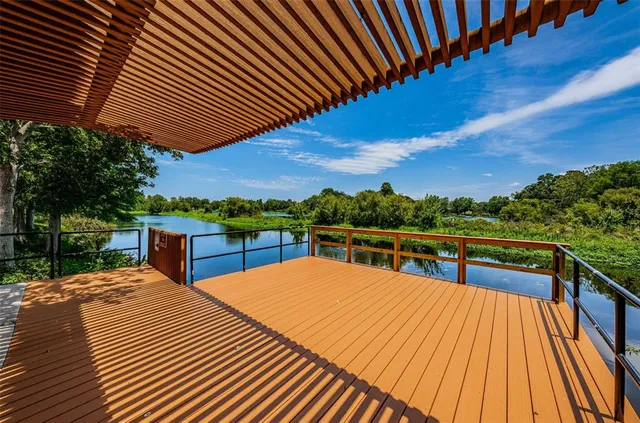 $865,000 | 2015 Park Street North, St. Petersburg, FL 33710