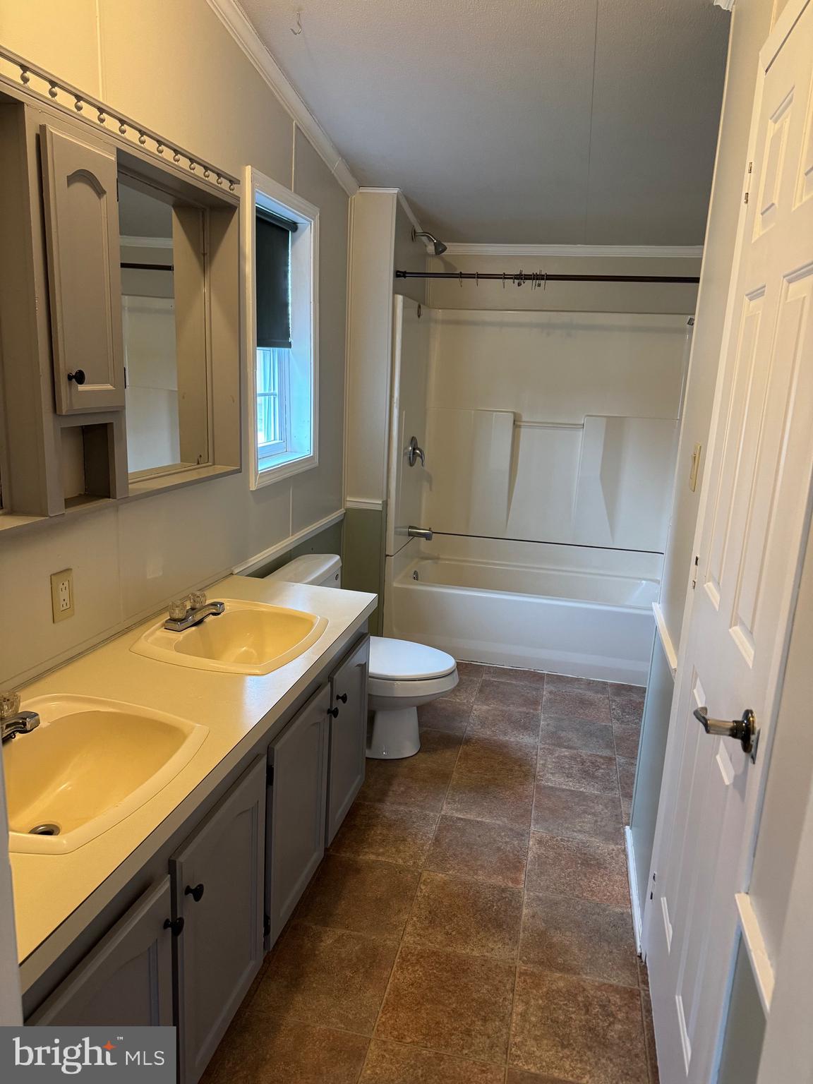 509 Martins Corner Road Coatesville, PA 19320 - Photo 12 of 15 Main bathroom