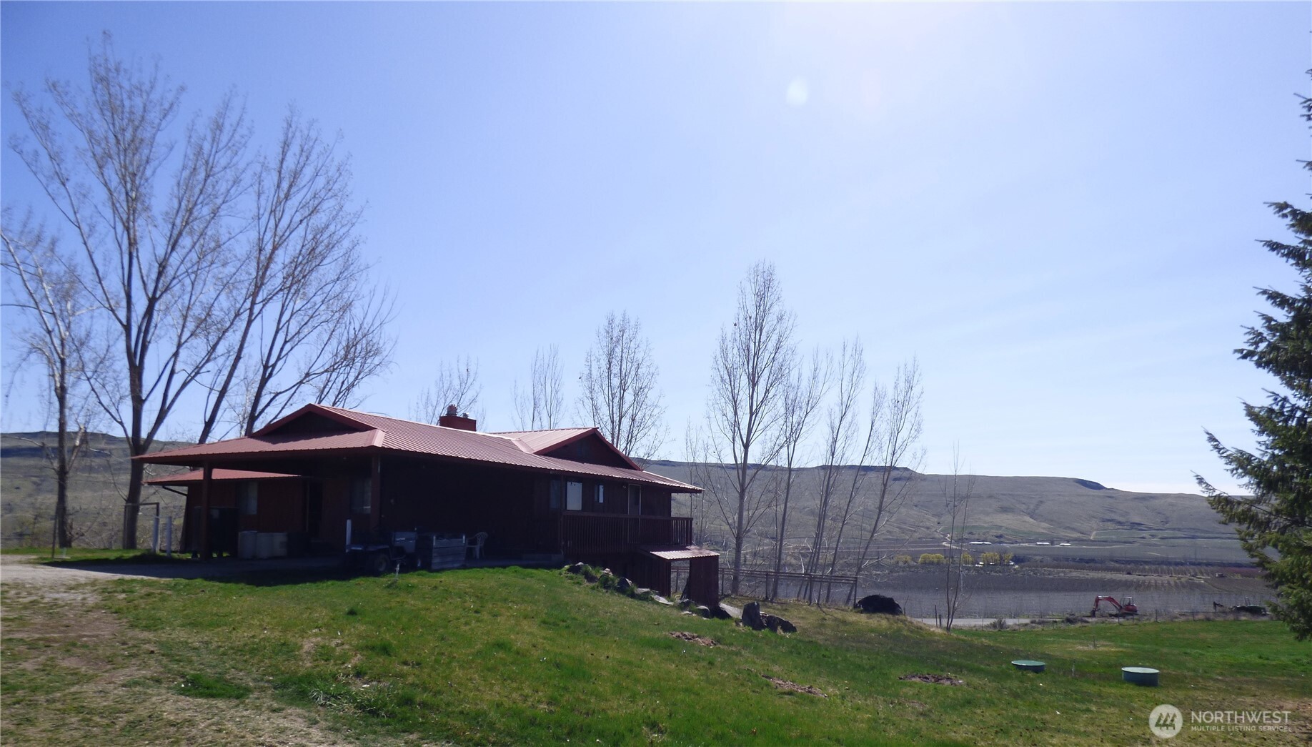 543 Jack Wells Road Bridgeport, WA 98813 - Photo 12 of 24 a view of yard with green space and wooden fence