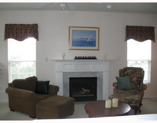 601 Hancock Court McKees Rocks, PA 15136 - Photo 2 of 18 Den/Family/Great Room.