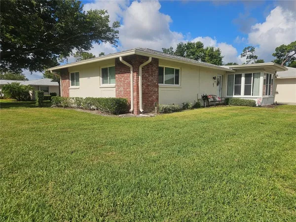$189,000 | 1009 Queen Anne Drive, Unit B, Palm Harbor, FL 34684