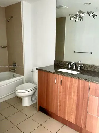 $3,800 | 300 South Biscayne Boulevard, Unit T1404, Miami, FL 33131