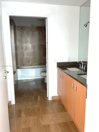 $3,800 | 300 South Biscayne Boulevard, Unit T1404, Miami, FL 33131