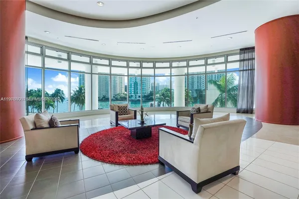 $3,800 | 300 South Biscayne Boulevard, Unit T1404, Miami, FL 33131
