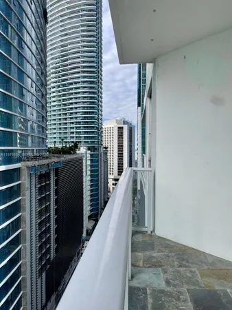$3,800 | 300 South Biscayne Boulevard, Unit T1404, Miami, FL 33131