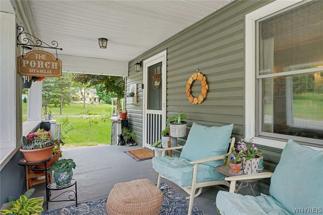 1798 Davis Road West Falls, NY 14170 - Photo 6 of 33 Front porch