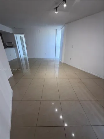 $259,900 | 7075 Northwest 186th Street, Unit C409, Hialeah, FL 33015