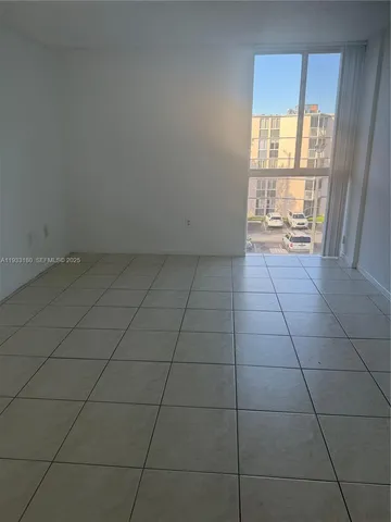 $259,900 | 7075 Northwest 186th Street, Unit C409, Hialeah, FL 33015