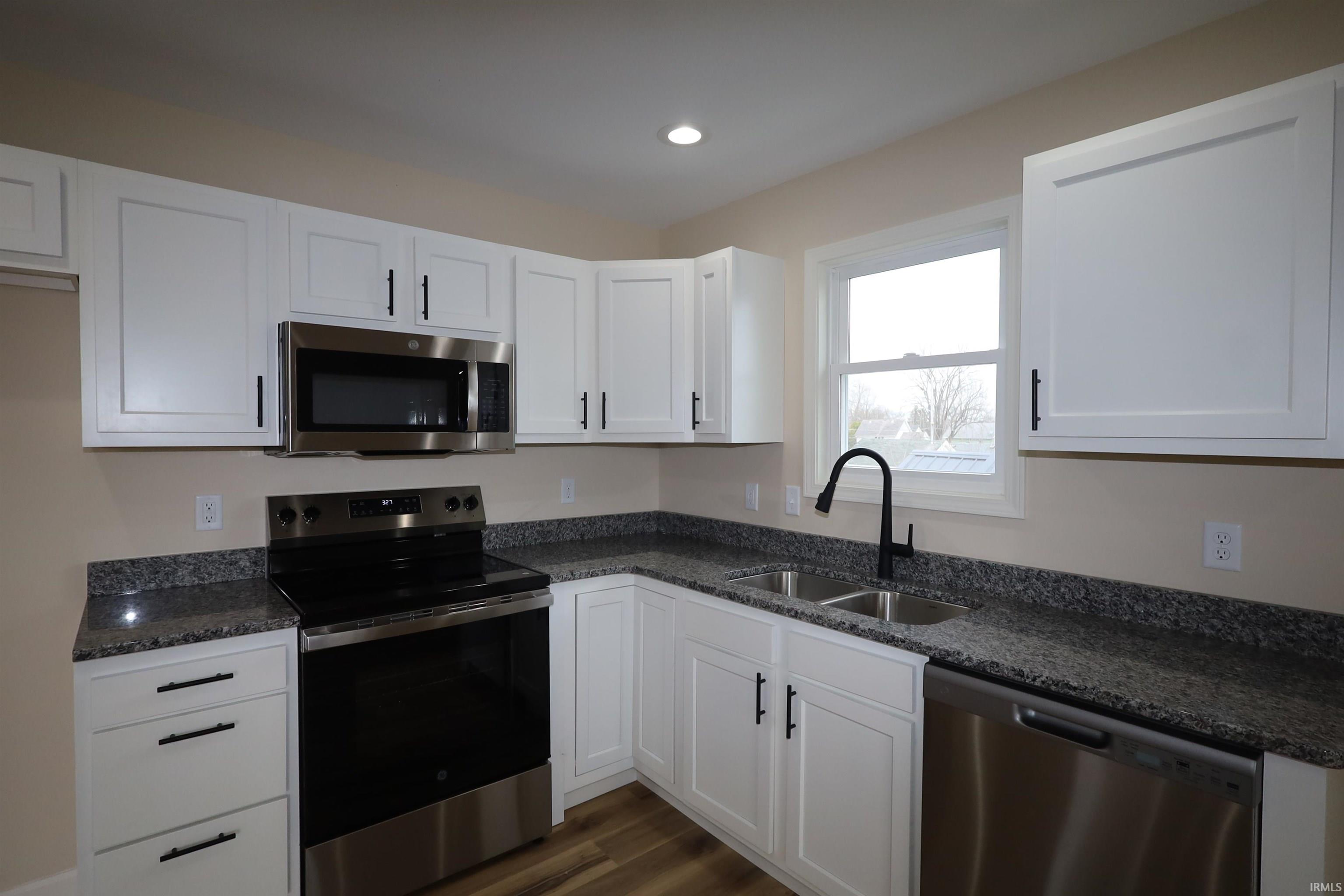 1626 Howell Street Fort Wayne, IN 46808 - Photo 5 of 32