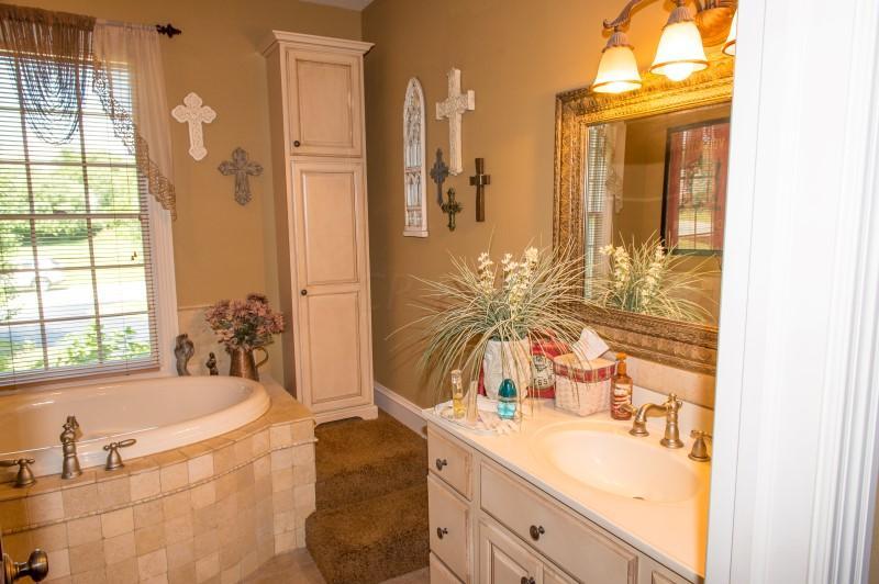 4378 Hummingbird Way Springfield, OH 45502 - Photo 17 of 26