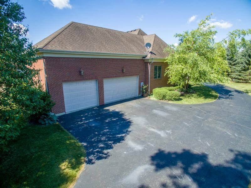 4378 Hummingbird Way Springfield, OH 45502 - Photo 3 of 26