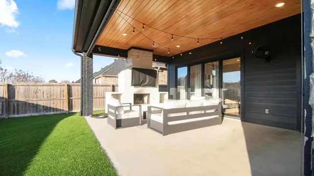 $579,900 | 3157 Salado Creek Drive, Tyler, TX 75703