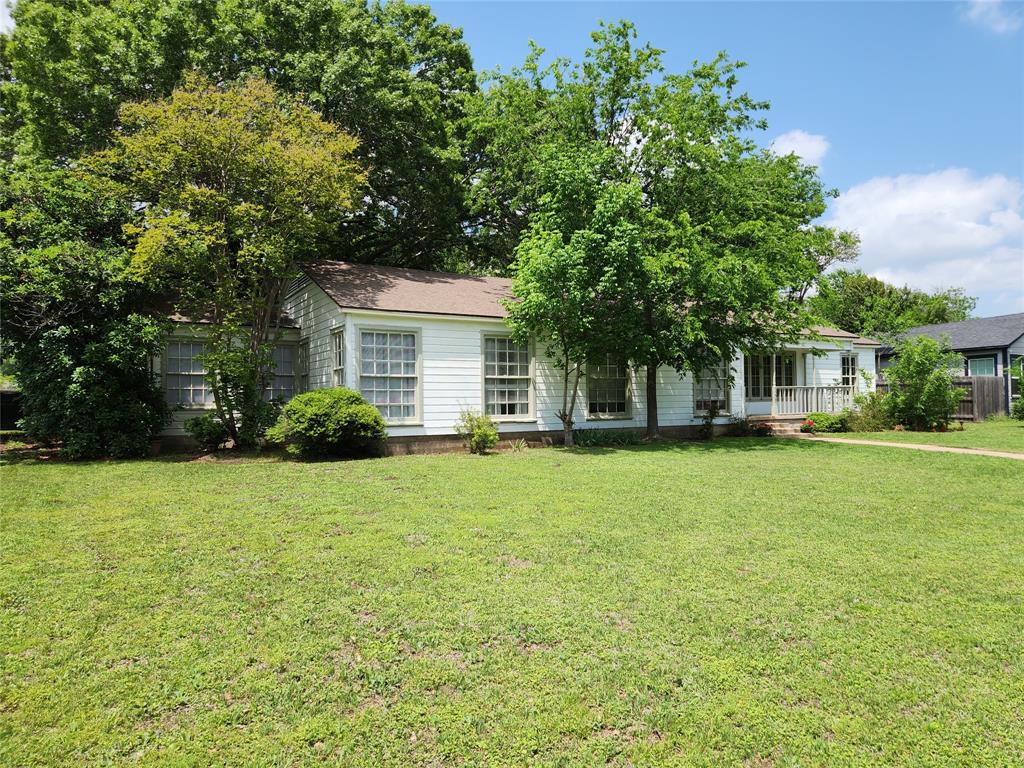 3205 Live Oak Avenue Waco, TX 76708 - Photo 2 of 18