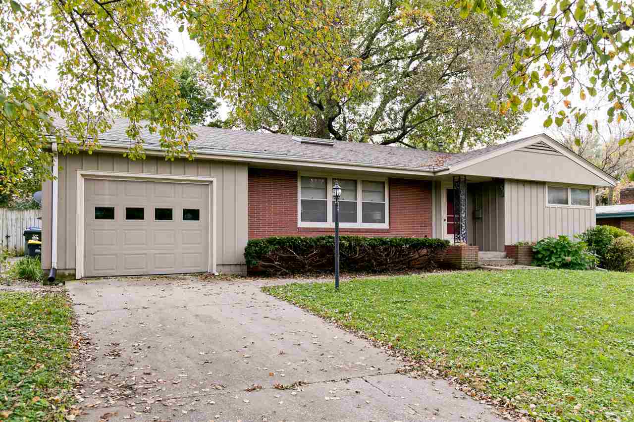 1715 Glendale Road Iowa City, IA 52245 - Photo 3 of 32 Gallery Image 3