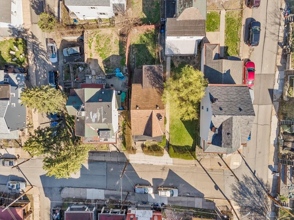 405 Walter Street Pittsburgh, PA 15210 - Photo 36 of 40 an aerial view of residential houses with outdoor space