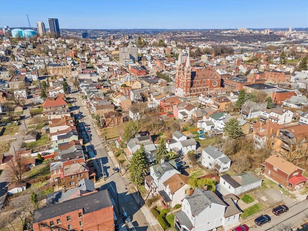 405 Walter Street Pittsburgh, PA 15210 - Photo 38 of 40 an aerial view of a city