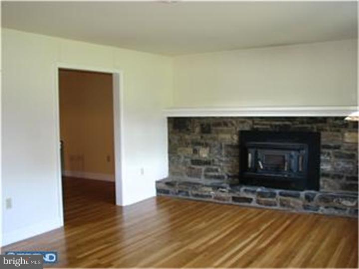 2173 Colony Road Jamison, PA 18929 - Photo 5 of 6 Living Room