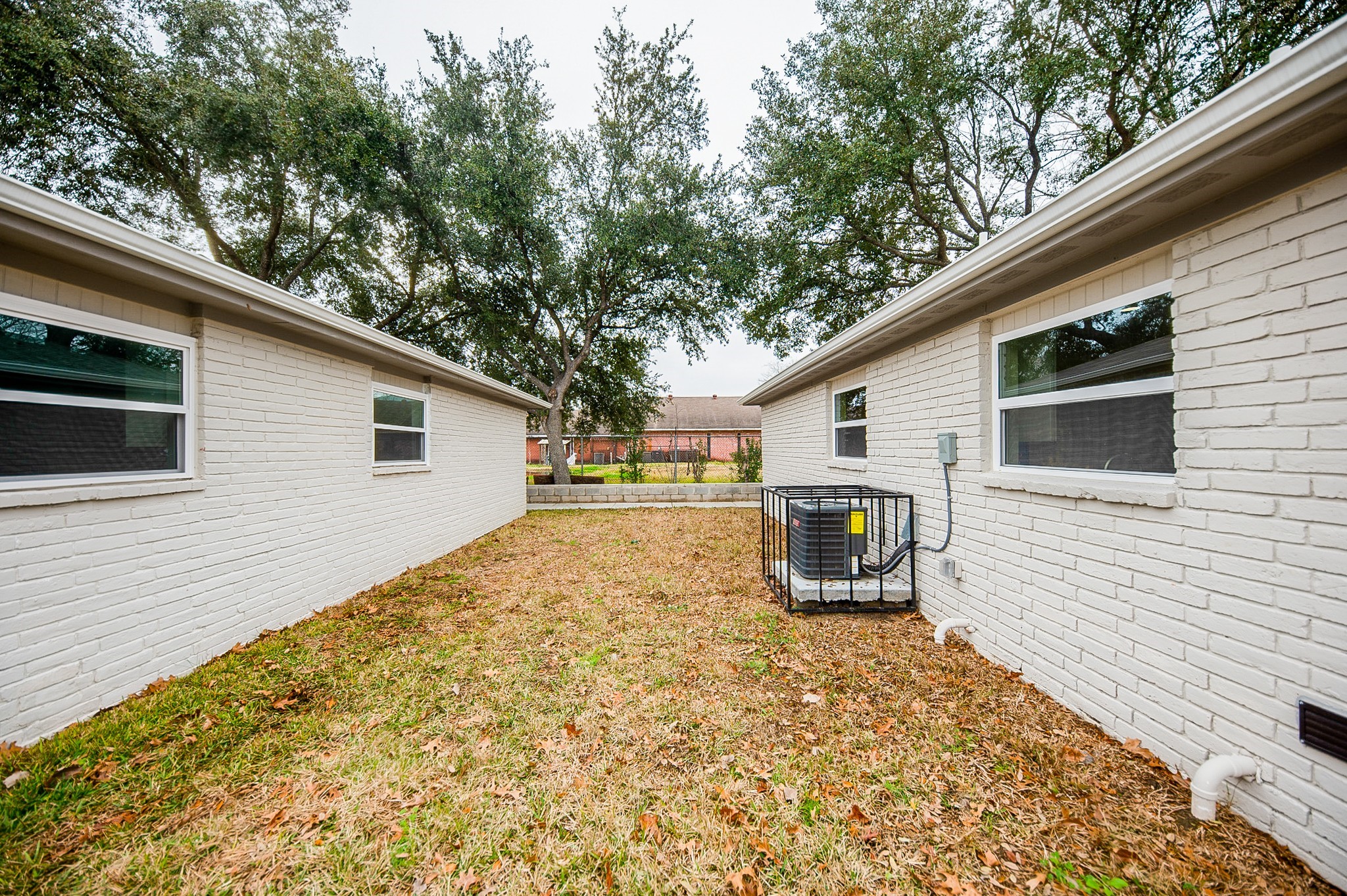 5042 Mallow Street, Unit B Houston, TX 77033 - Photo 12 of 13