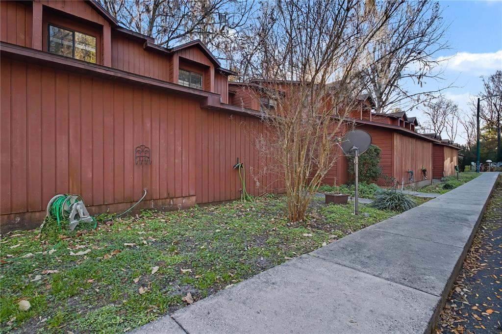 5727 Southwest 10th Place Gainesville, FL 32607 - Photo 3 of 20