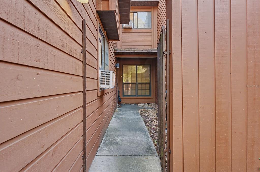 5727 Southwest 10th Place Gainesville, FL 32607 - Photo 5 of 20