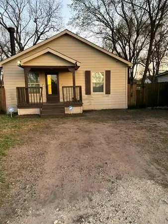 $1,600 | 1401 West 9th Avenue, Corsicana, TX 75110