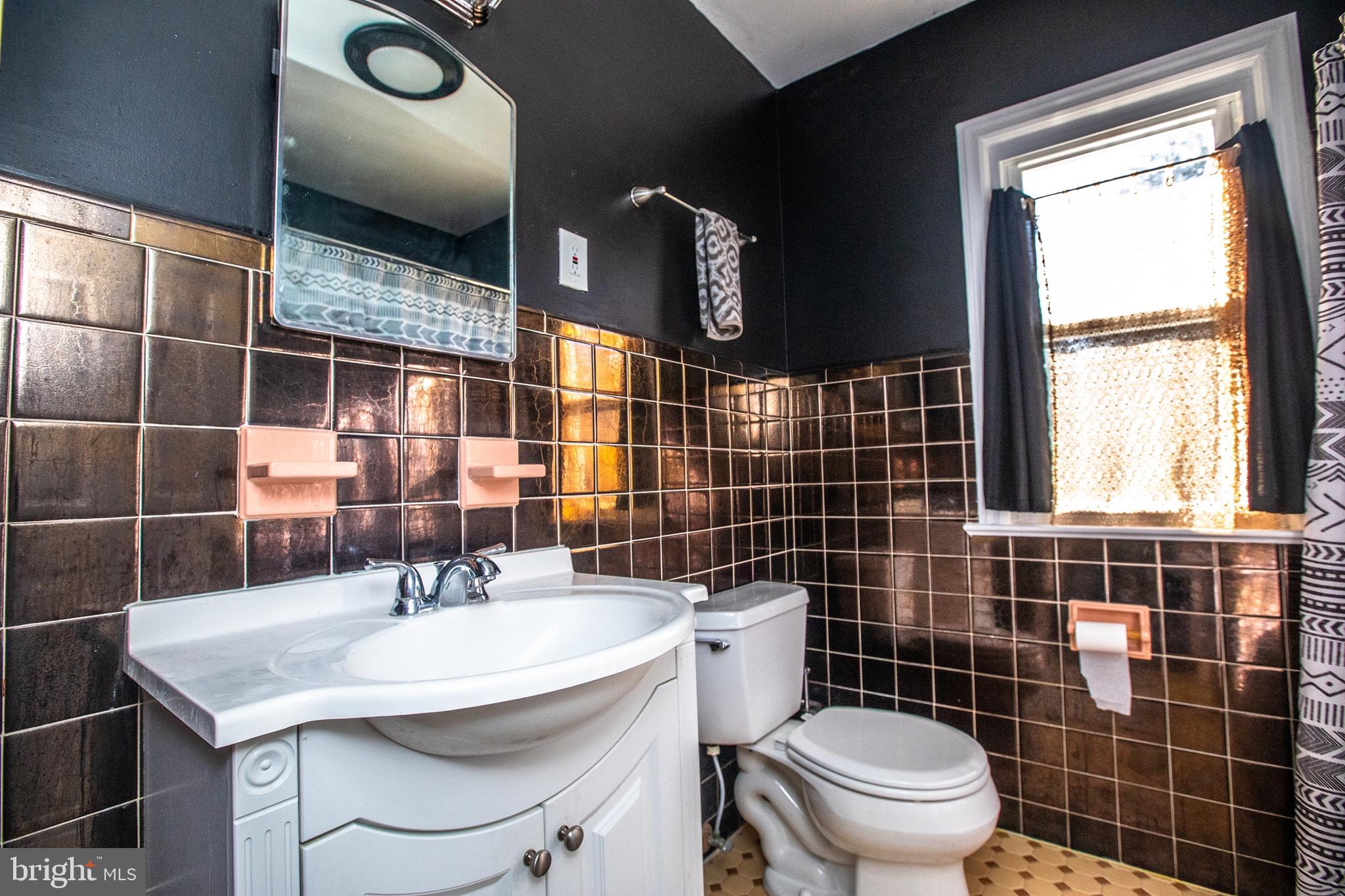 5 Kenmore Road Yardley, PA 19067 - Photo 30 of 59 Hall Bath