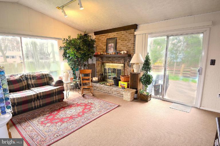 1697 Tarleton Way Crofton, MD 21114 - Photo 11 of 13 Family Room