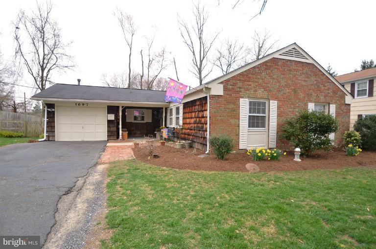 1697 Tarleton Way Crofton, MD 21114 - Photo 13 of 13 Exterior (Front)
