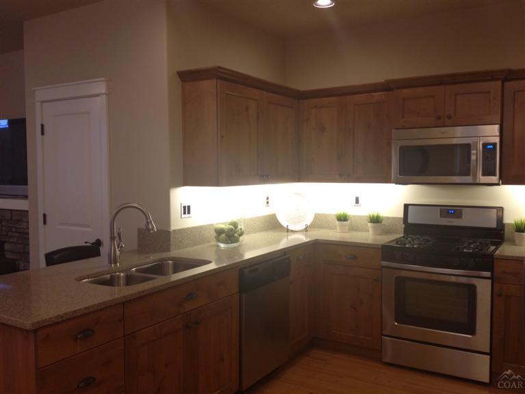 20799 Smoke Stack Lane, Unit 58 Bend, OR 97701 - Photo 12 of 22 Kitchen features undermount stainless st