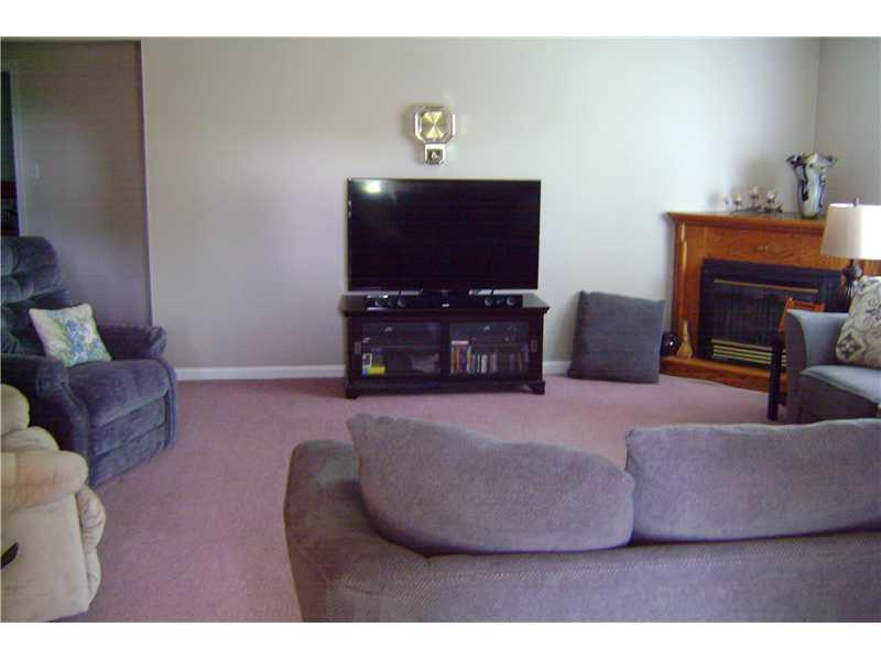 959 Harper Road Crescent, PA 15046 - Photo 11 of 24 Living Room.