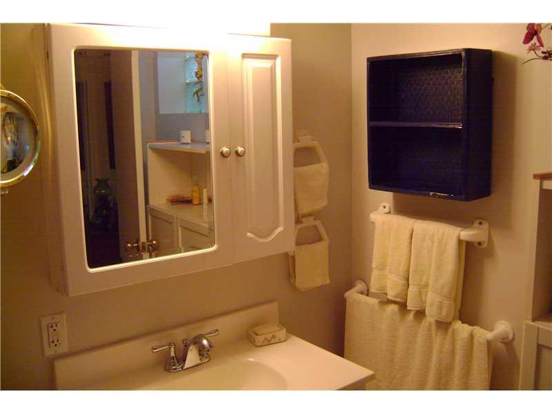 959 Harper Road Crescent, PA 15046 - Photo 22 of 24 Full Bath. Lower level bath.