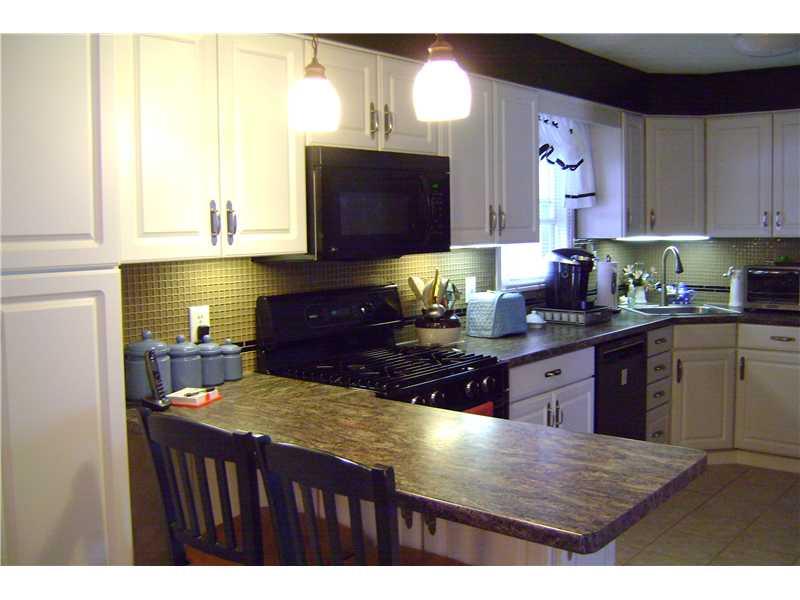 959 Harper Road Crescent, PA 15046 - Photo 4 of 24 Kitchen.
