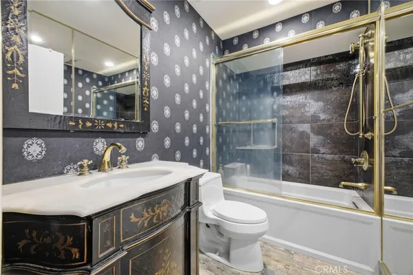 $720,000 | 5477 Nestle Avenue, Unit 11, Tarzana, CA 91356