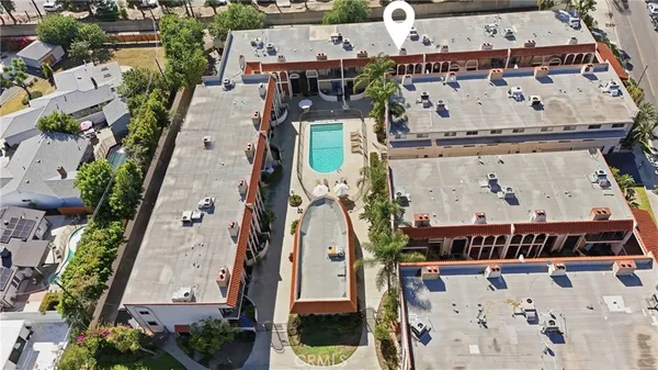 $720,000 | 5477 Nestle Avenue, Unit 11, Tarzana, CA 91356