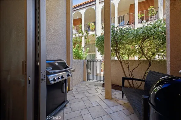 $720,000 | 5477 Nestle Avenue, Unit 11, Tarzana, CA 91356