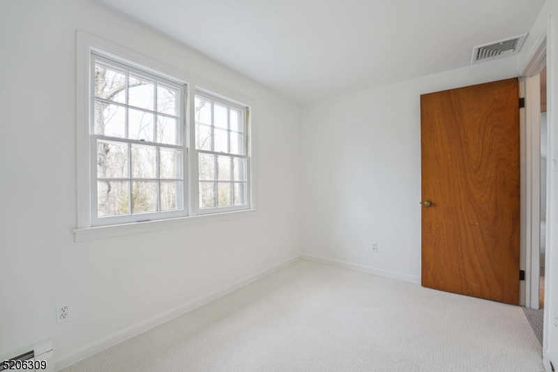 37 Evergreen Road Summit, NJ 07901 - Photo 15 of 28 an empty room with windows