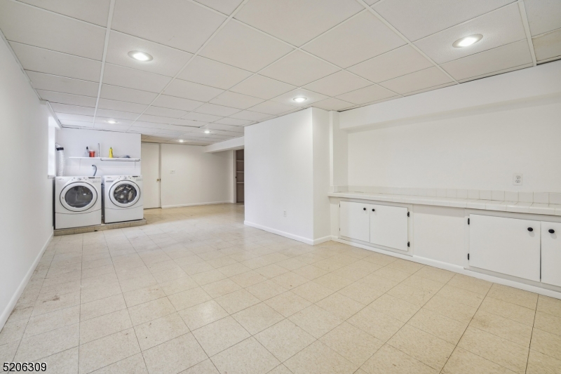 37 Evergreen Road Summit, NJ 07901 - Photo 21 of 28